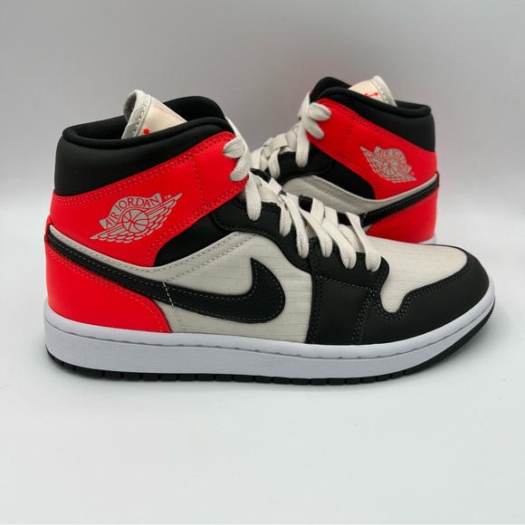 NWB Air Jordan 1 Mid SE Light Orewood Brown/ Newsprint Sneakers - Picture 2 of 8